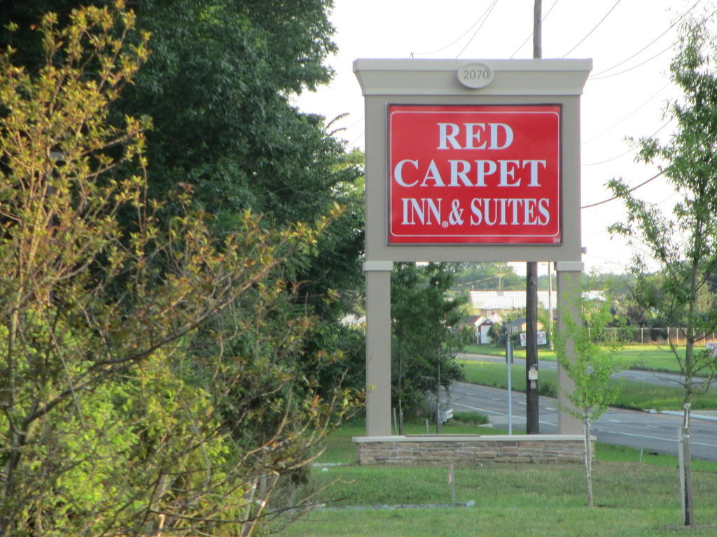 Red Carpet Inn And Suites Monmouth Junction Exterior photo
