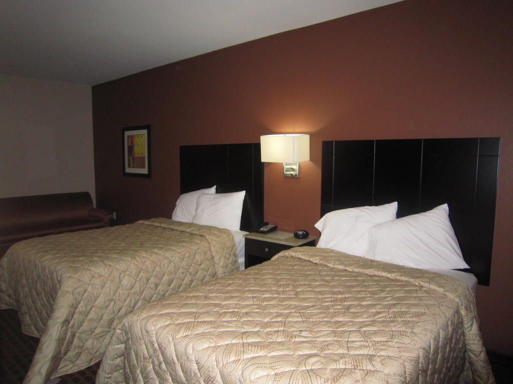 Red Carpet Inn And Suites Monmouth Junction Room photo
